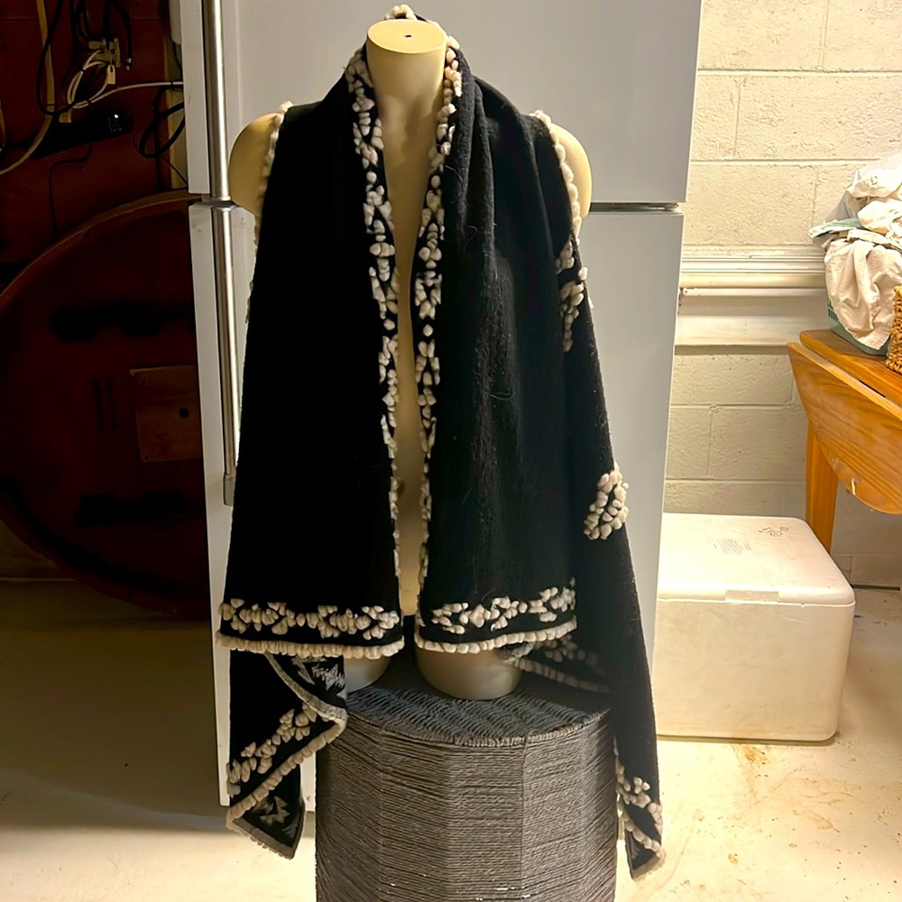 Beautiful black and white layering piece.  Worn twice and in great condition.